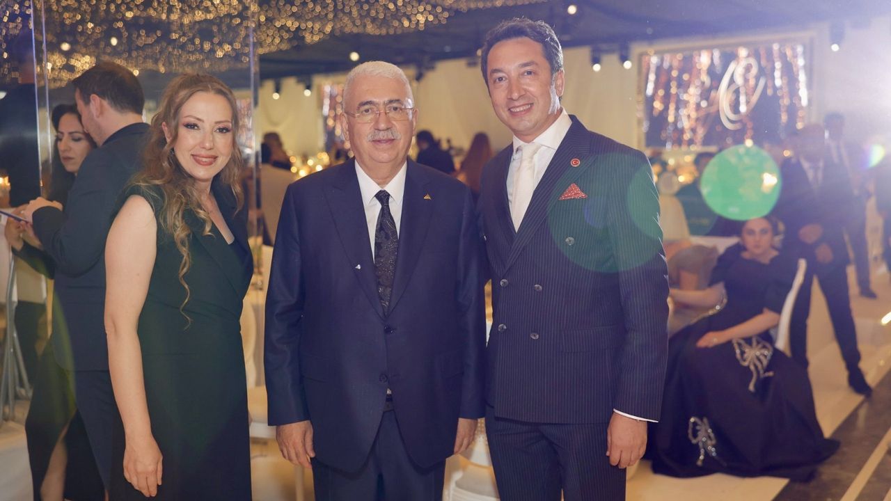 “Zengin olmak yetmez,  rol model olmak gerek”