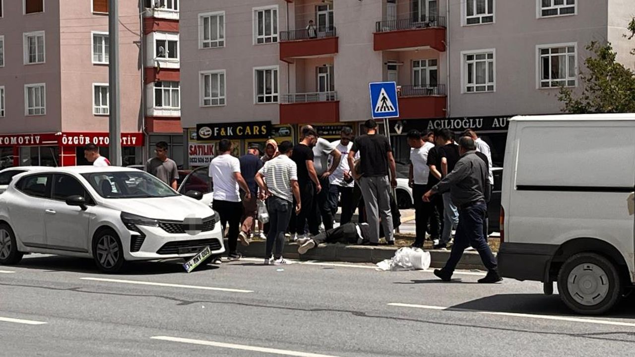 Çorum’da karşıya geçmek isteyen yayaya otomobil çarptı