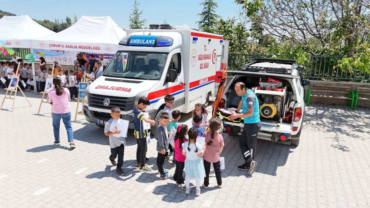 Oğuzlar’da miniklere sağlık eğitimi
