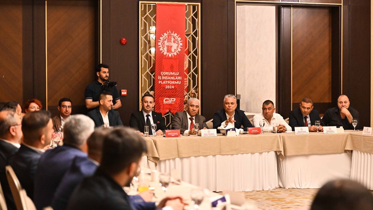 Muratpaşa Belediye Başkanı  Uysal, Çorumlularla buluştu