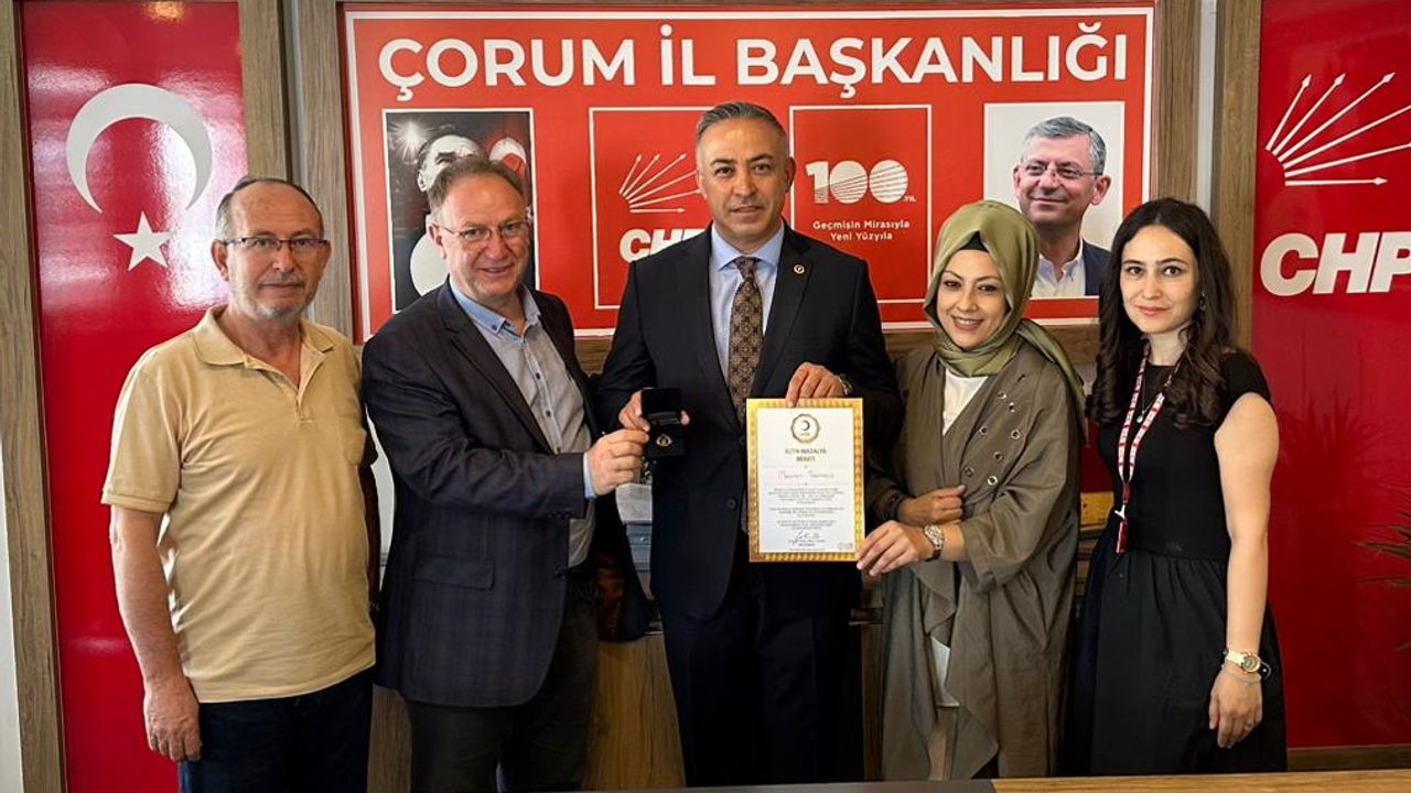 Kızılay’dan Tahtasız ve  Candan’a altın madalya