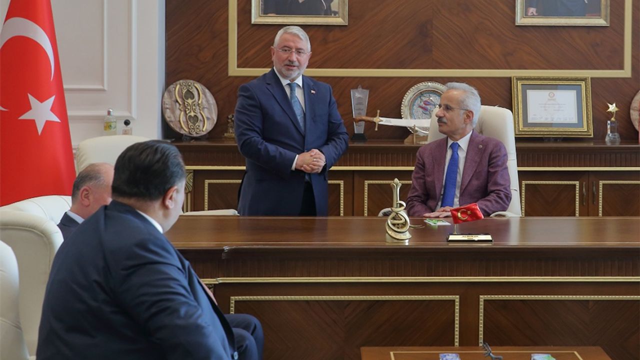 Bakanı Uraloğlu’ndan Belediye ve AK Parti ziyareti