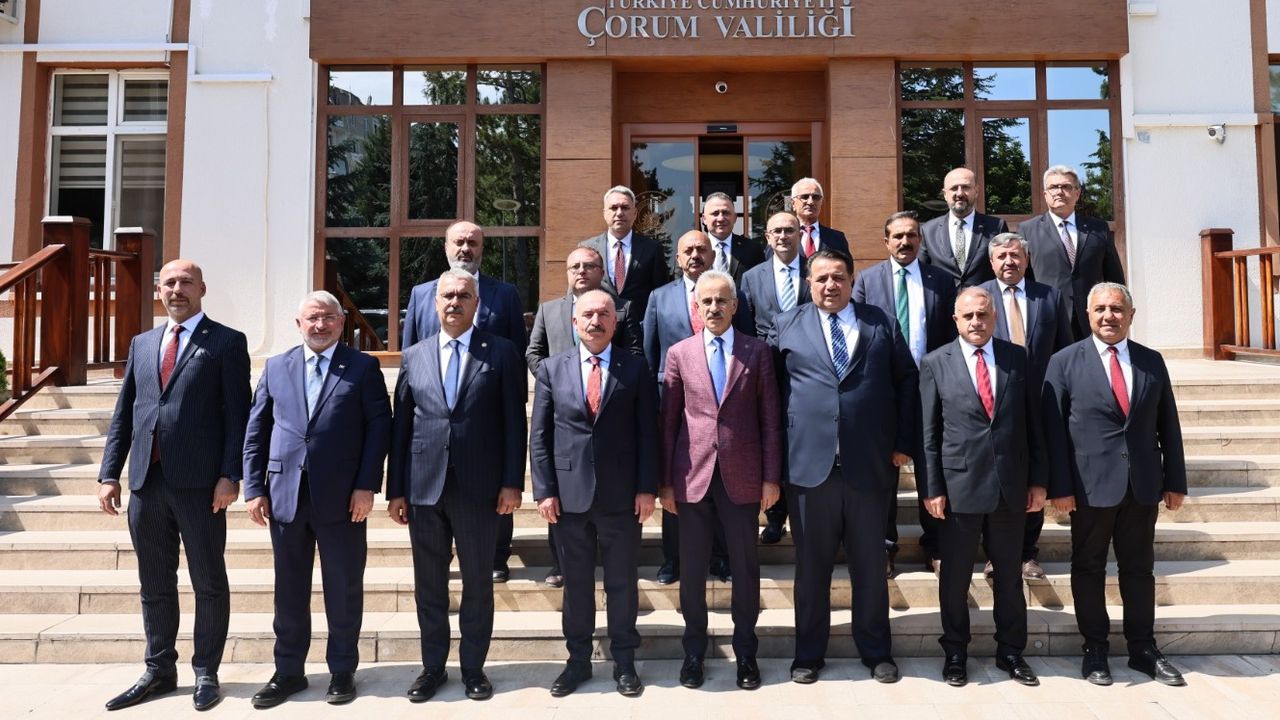 Bakan Uraloğlu'ndan  Çorum Valiliği'ne ziyaret