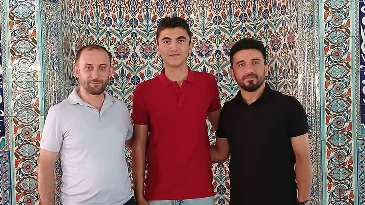 Umre ödülü kazandı