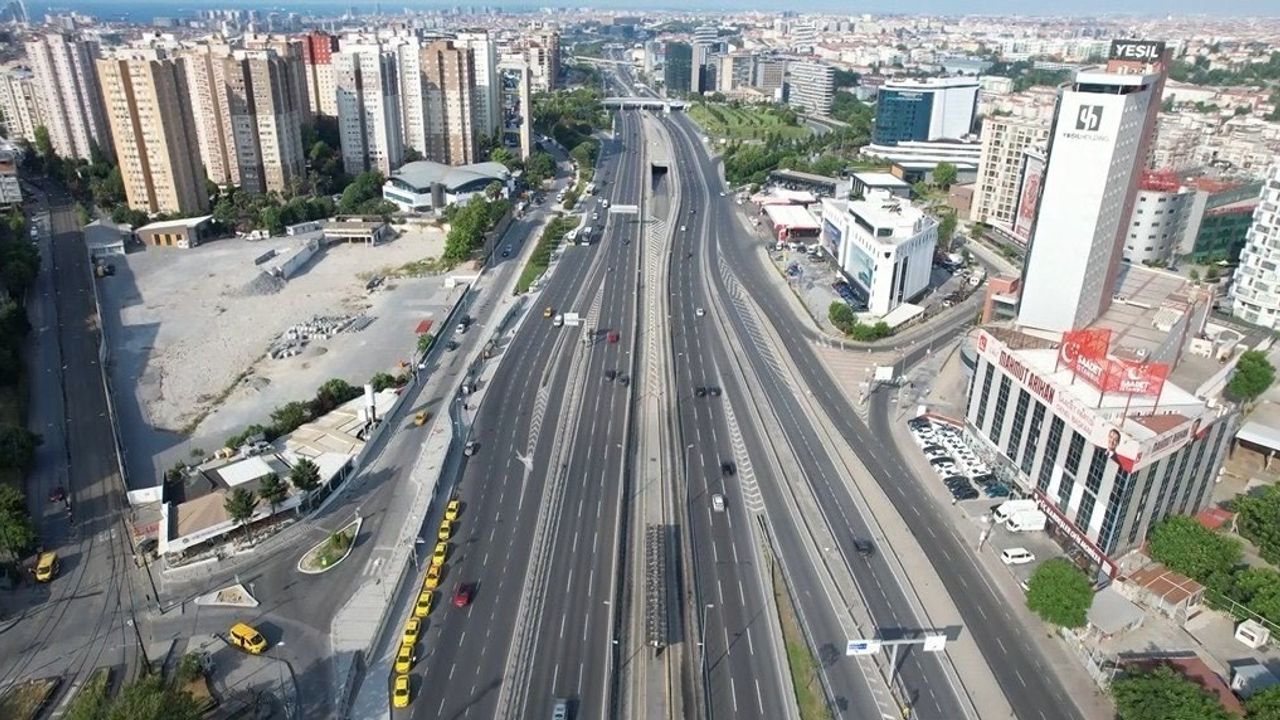 Bayramın ikinci gününde yollar boş kaldı