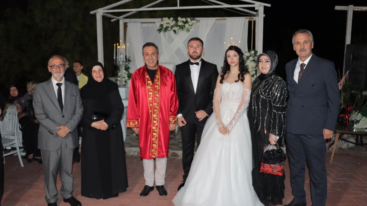 Dildar &Mahmut çifti  hayatlarını birleştirdi