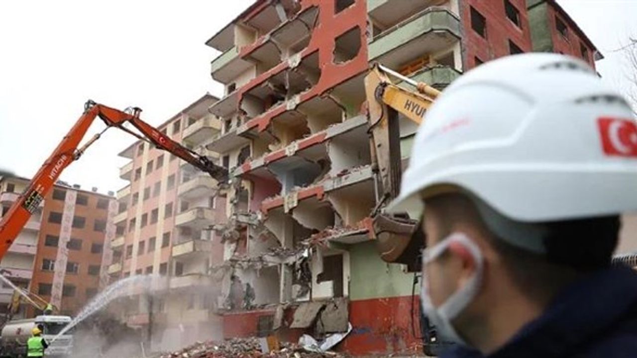 "İnşaatlardaki usulsüzlük yeniden ciddiyetle araştırılmalıdır"