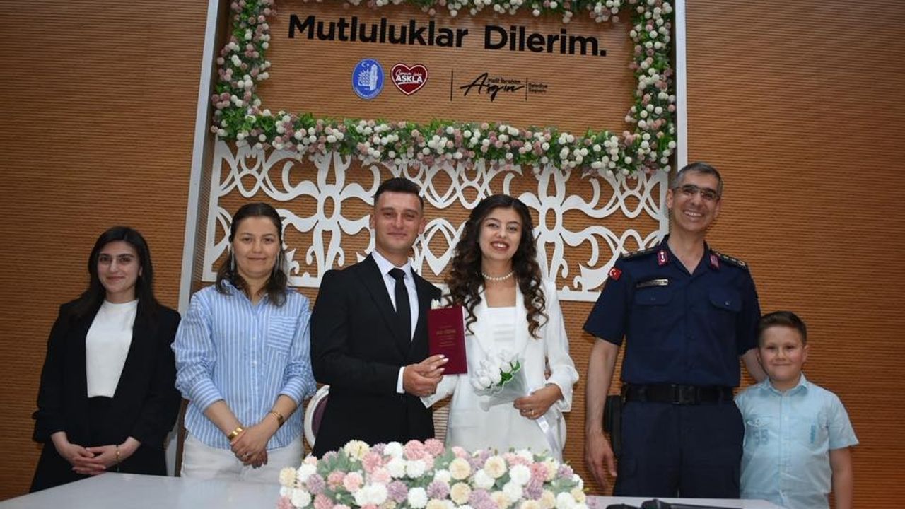 Başak & Emirhan çifti hayatlarını birleştirdi