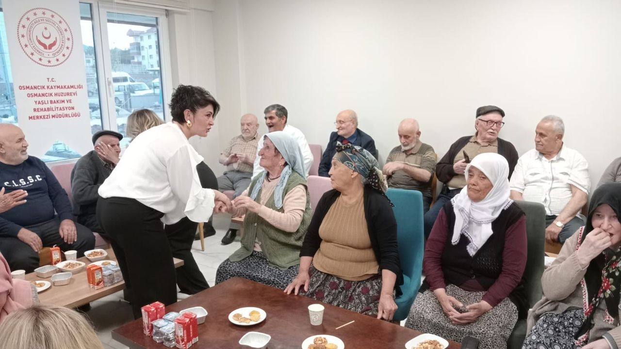 Huzurevi sakinleri moral buldu