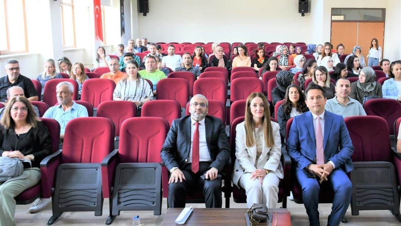 “Öğrencileri bağımlılık yapıcı ortamlardan uzaklaştırmalıyız”