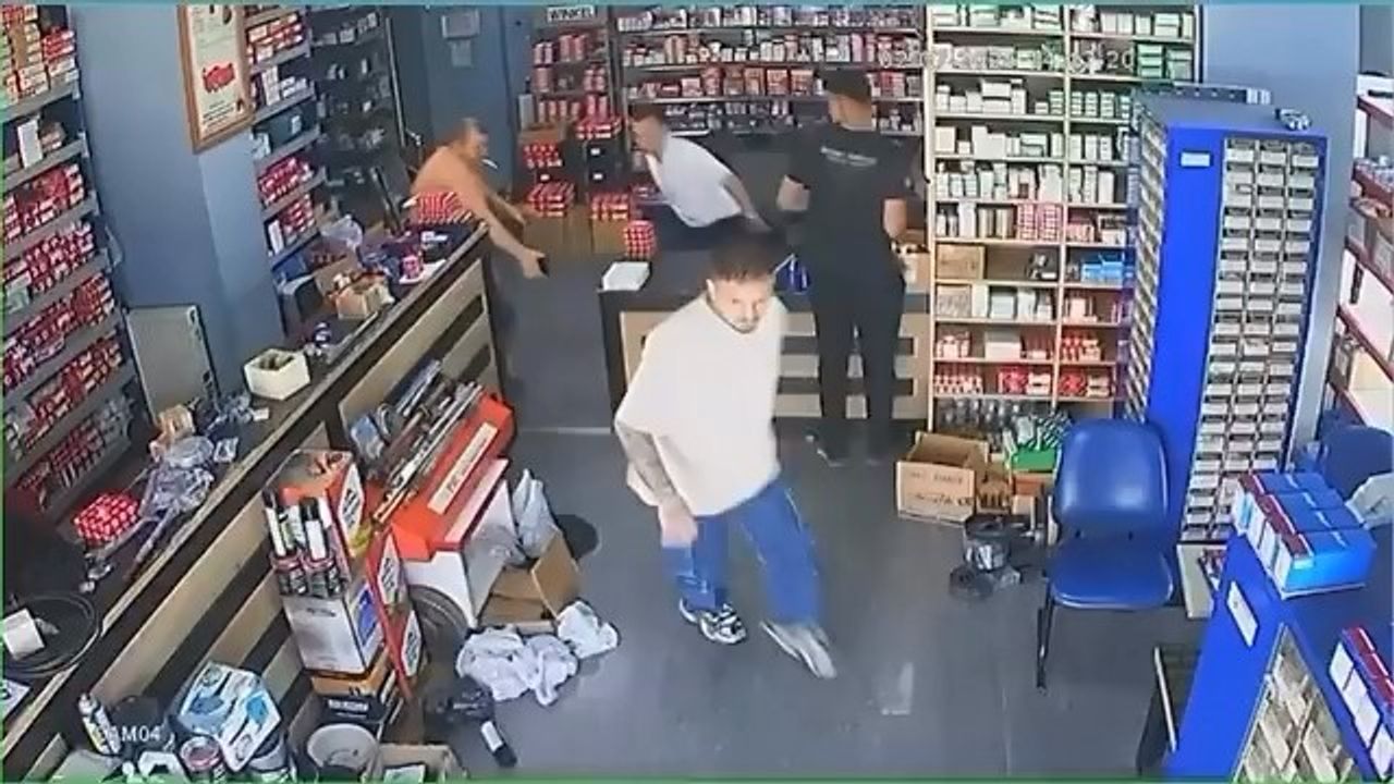 Sanayide boyalı deprem şakası