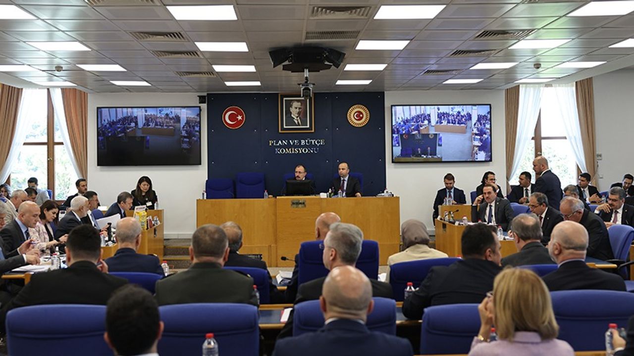 Emekli aylığının artırılmasına yönelik  kanun teklifi komisyonda kabul edildi