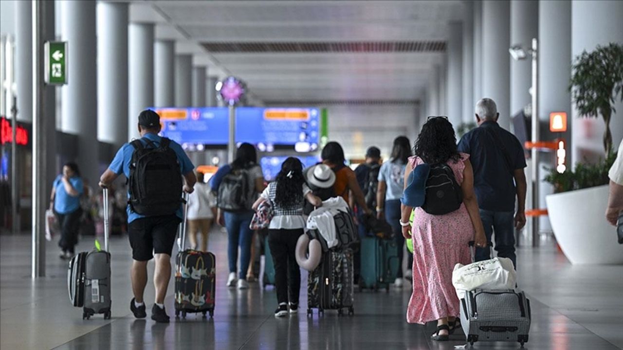 Yılın ilk yarısında hava yoluyla  108,8 milyon yolcu seyahat etti