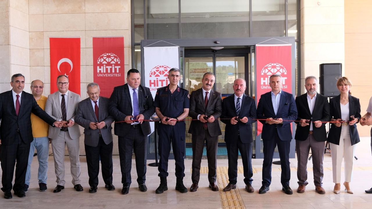 Üniversitede “Zaferin Adı  Türkiye” Fotoğraf Sergisi