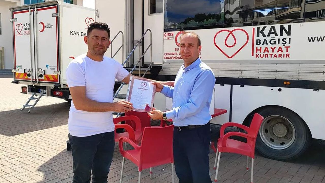 Kızılay’dan kan bağışçılarına madalya ve teşekkür belgesi