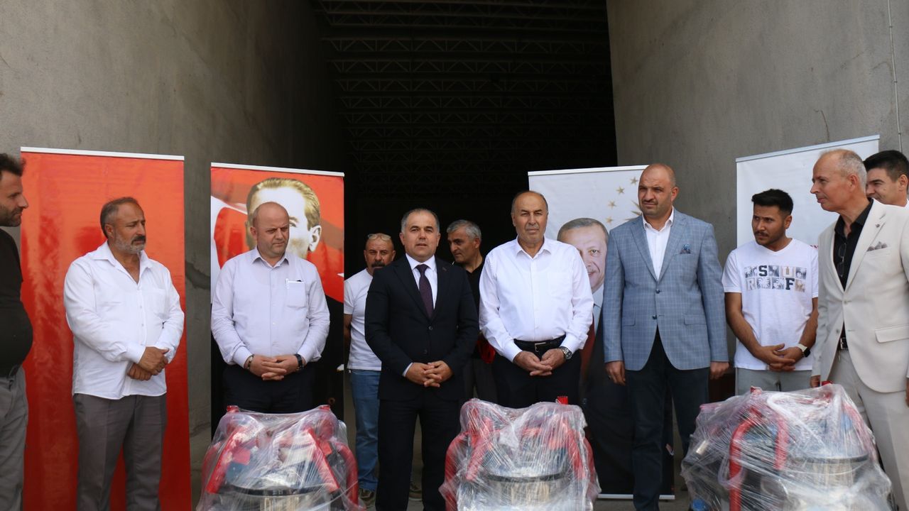 121 süt üreticisine mobil sağım makinesi dağıtıldı