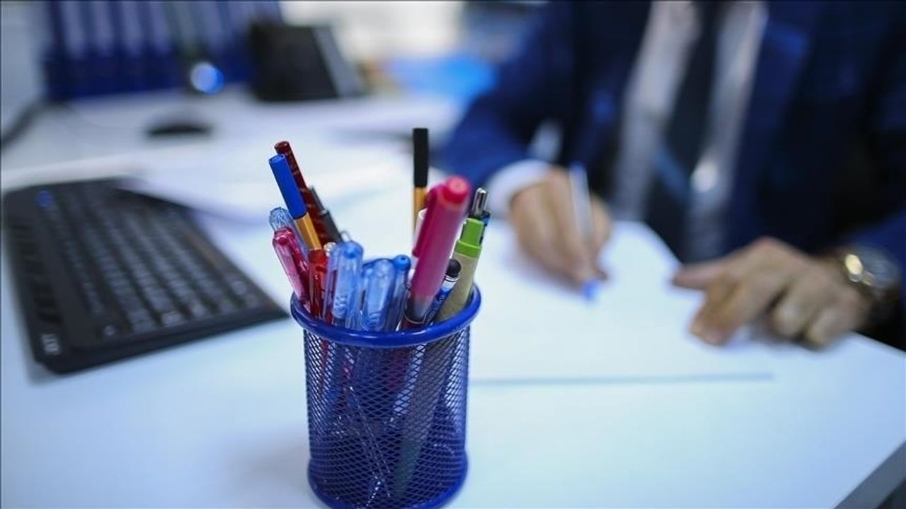 Bazı bakanlık ve kurumlara  2 bin 659 kadro ihdas edildi