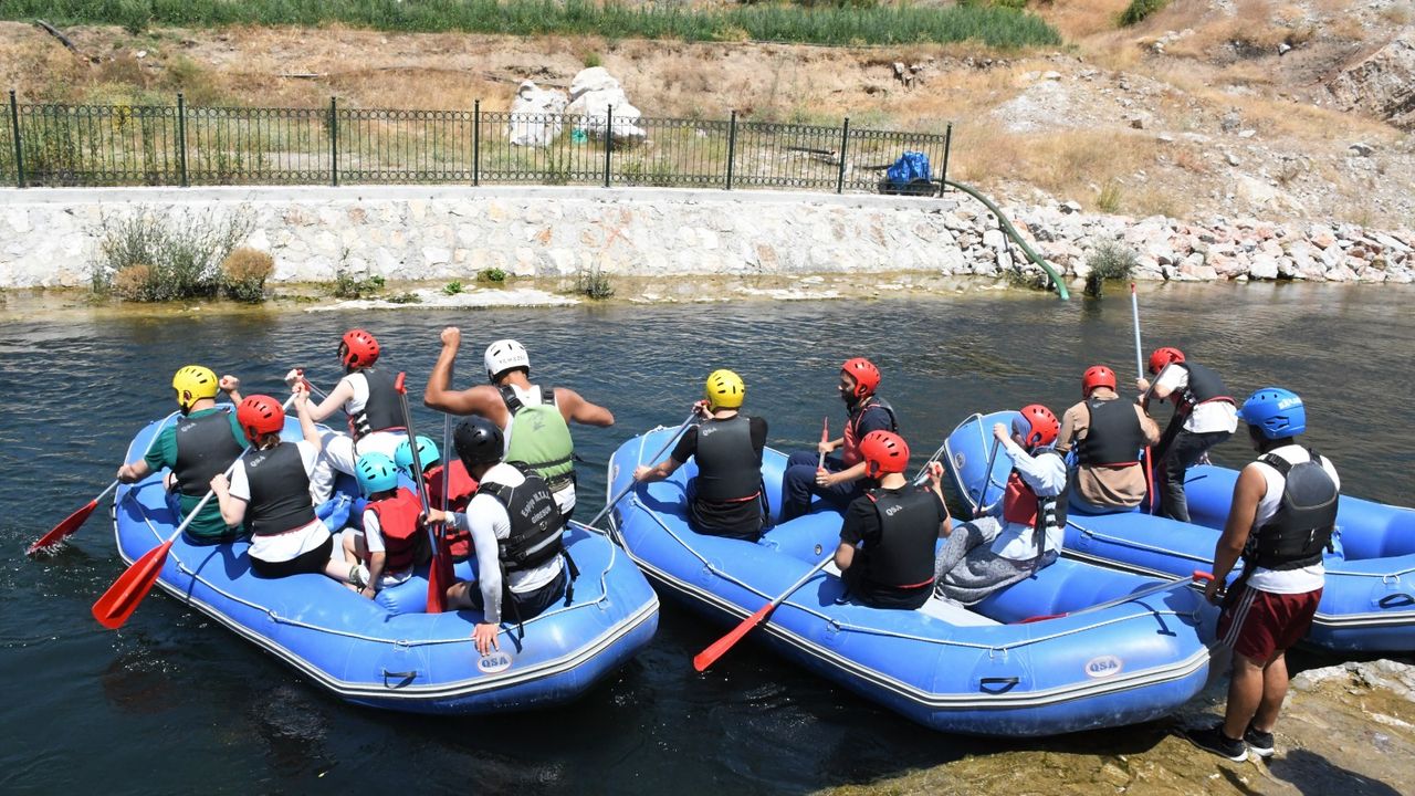 Komşunun rafting  parkuruna Çorumlu ilgisi