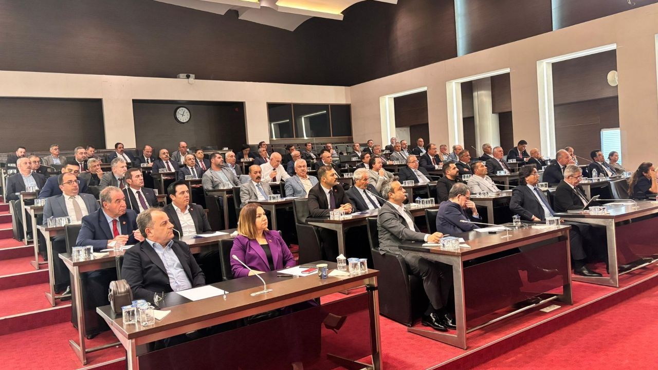 CHP’nin 81 il başkanından ortak açıklama:  “Korkmayacağız,  eğilmeyeceğiz,  teslim olmayacağız”