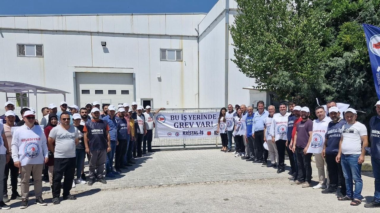 Merzifon’daki grevdeki işçilere  Çorum’dan dayanışma ziyareti