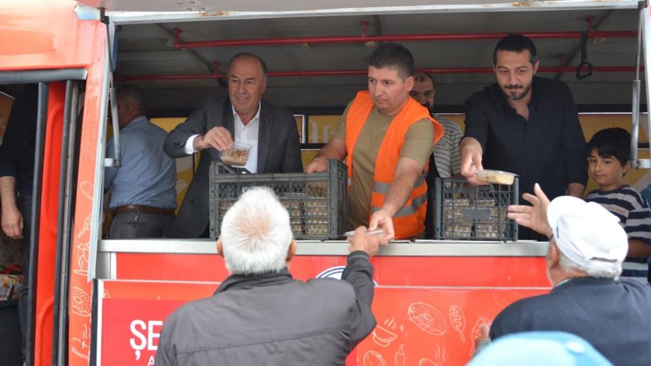 Alaca Belediyesi’nden vatandaşlara aşure ikramı