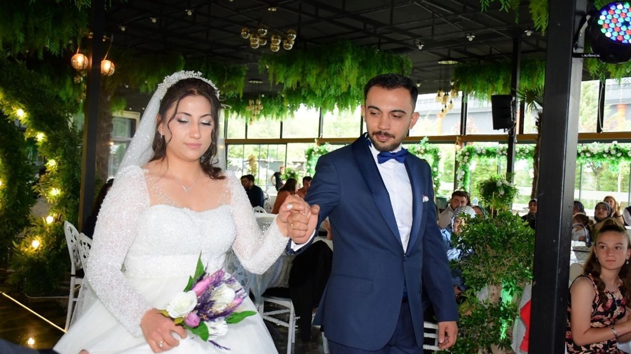Rumeysa & Berkecan  çifti dünyaevine girdi