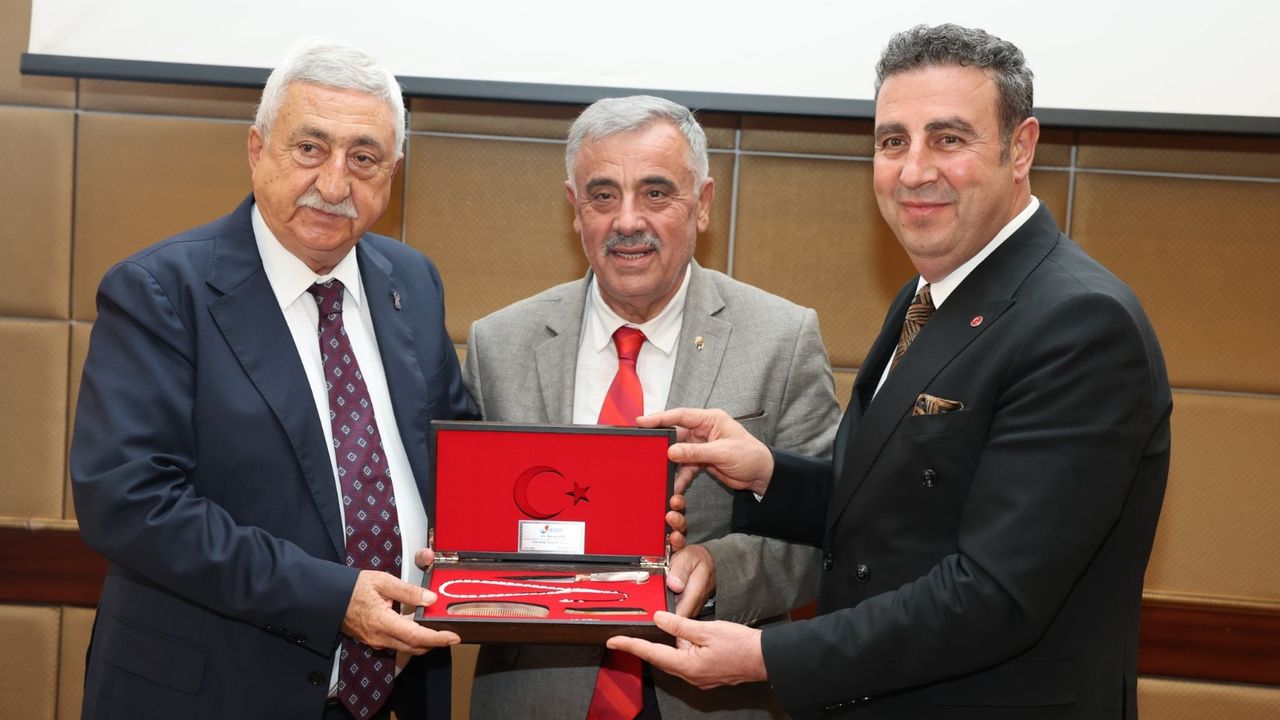 Recep Gür, Çorum esnafının  sorunlarını Sivas’ta anlattı