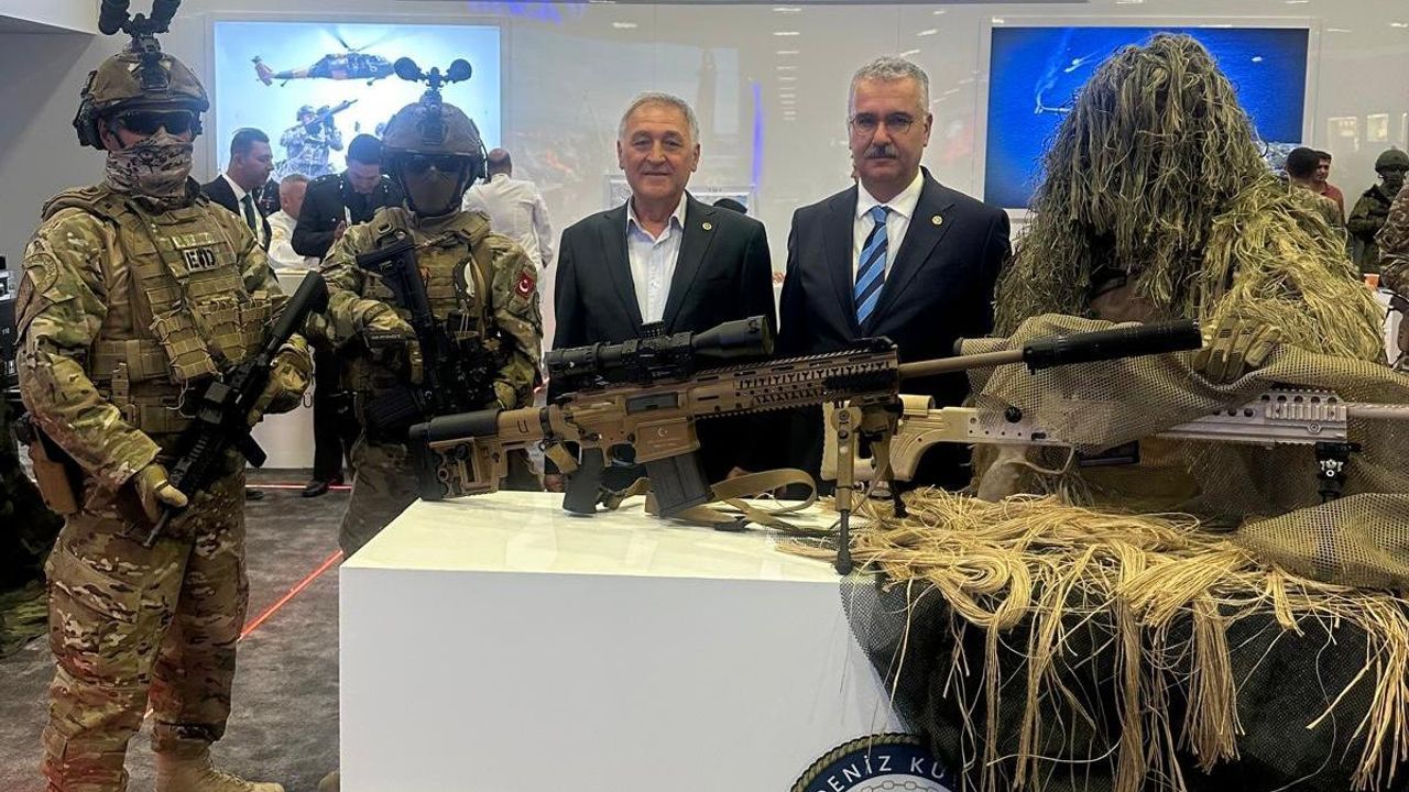 Milletvekili Ahlatcı,  IDEF Fuarı’na katıldı