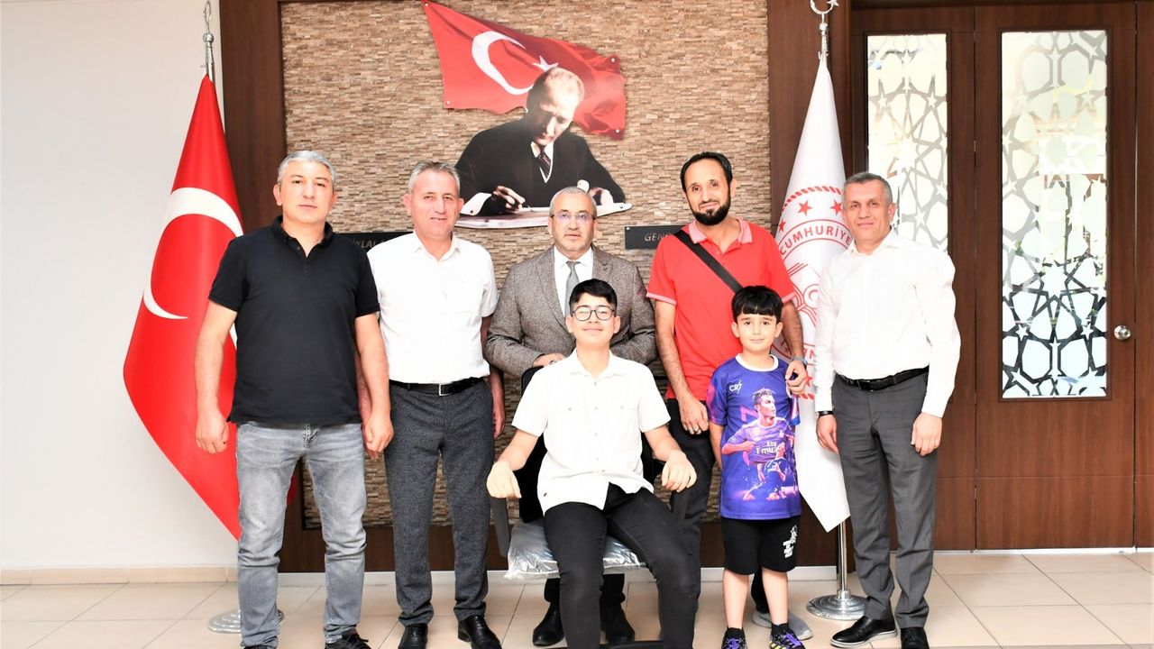 LGS birincilerine ödül
