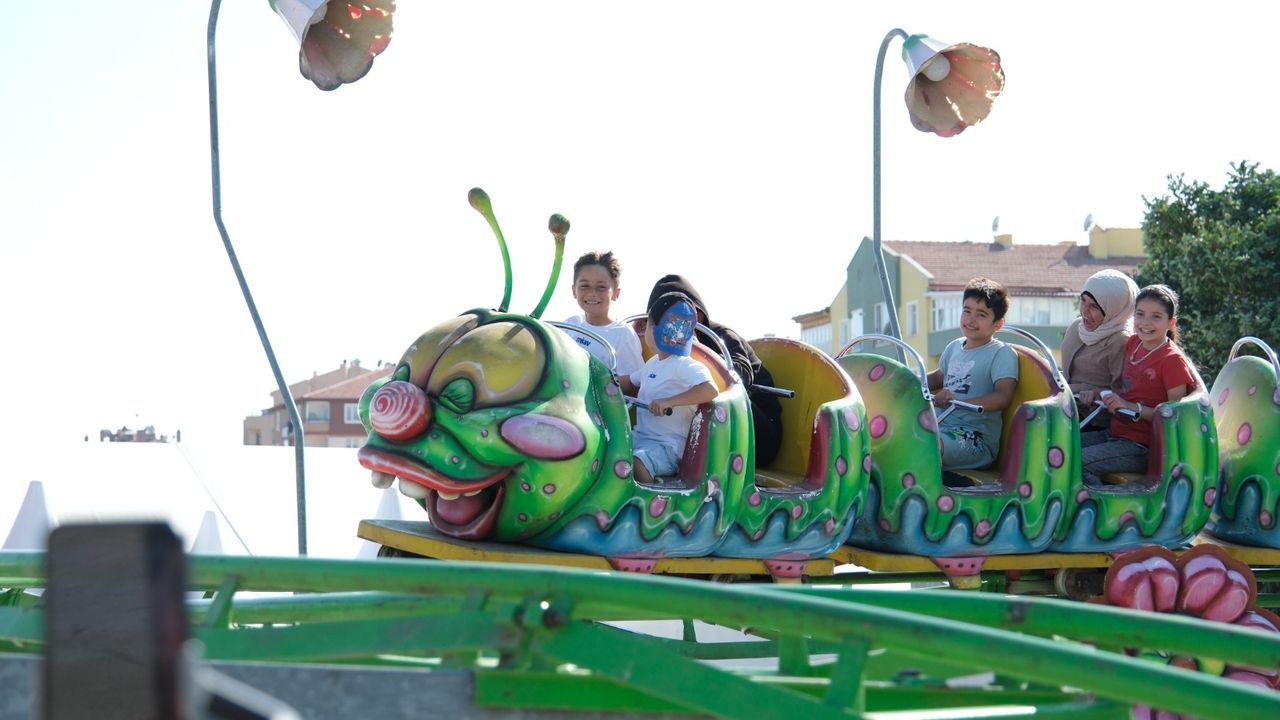 Belediye’den 700 çocuğa lunapark etkinliği