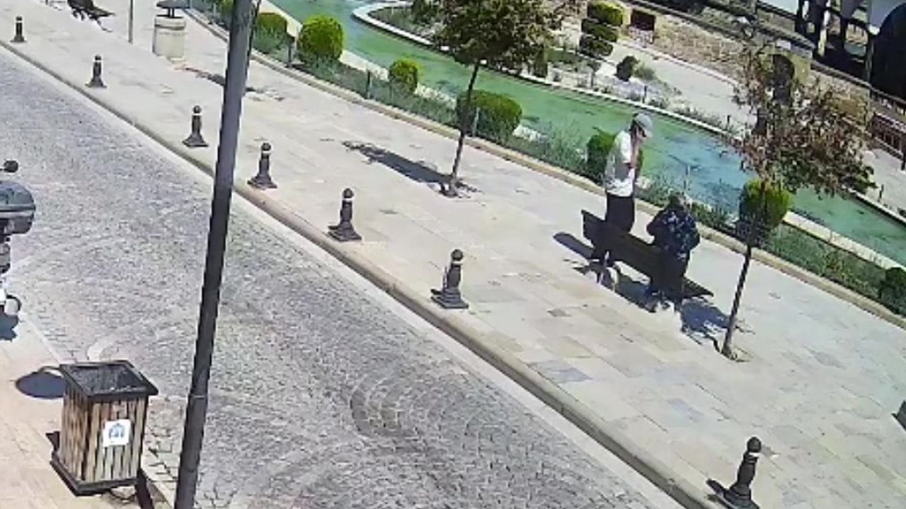 Telefon dolandırıcısı, yaşlı kadının paralarını alıp kaçtı