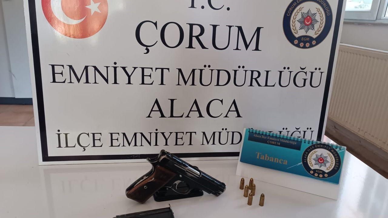 Trafik denetiminde ruhsatsız silah ele geçirildi