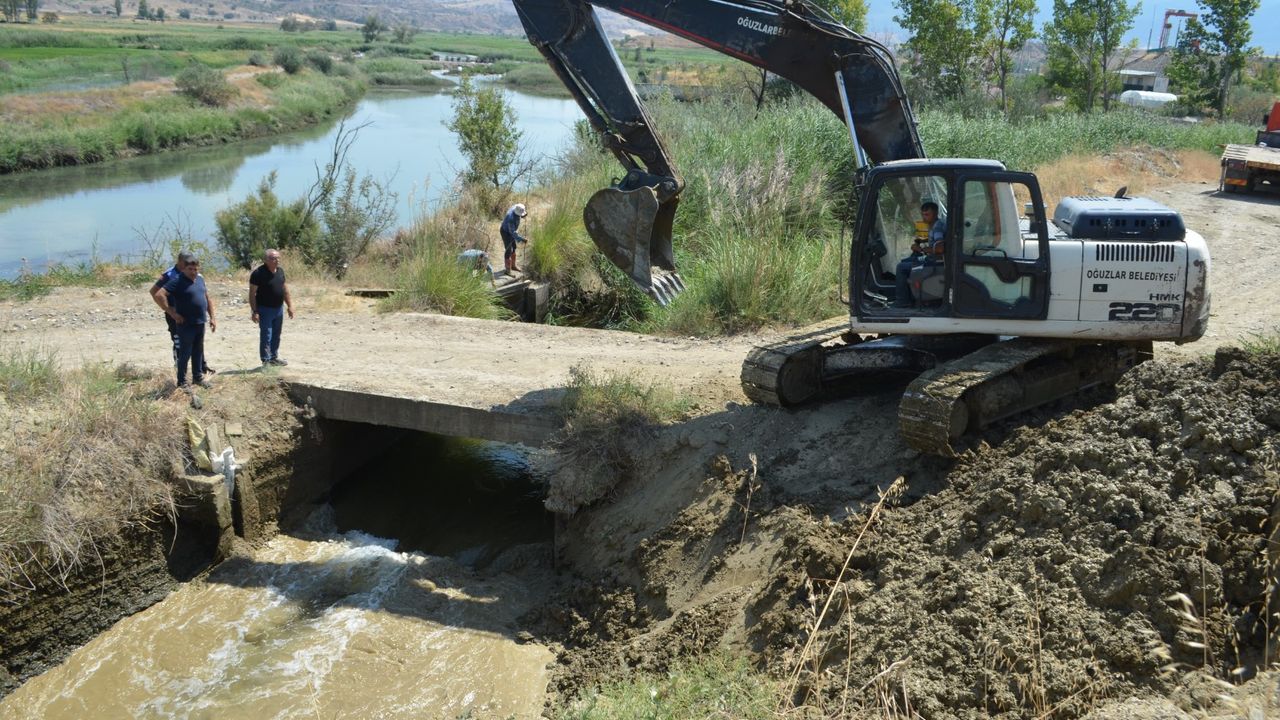 Yıkılan sulama kanalı onarıldı