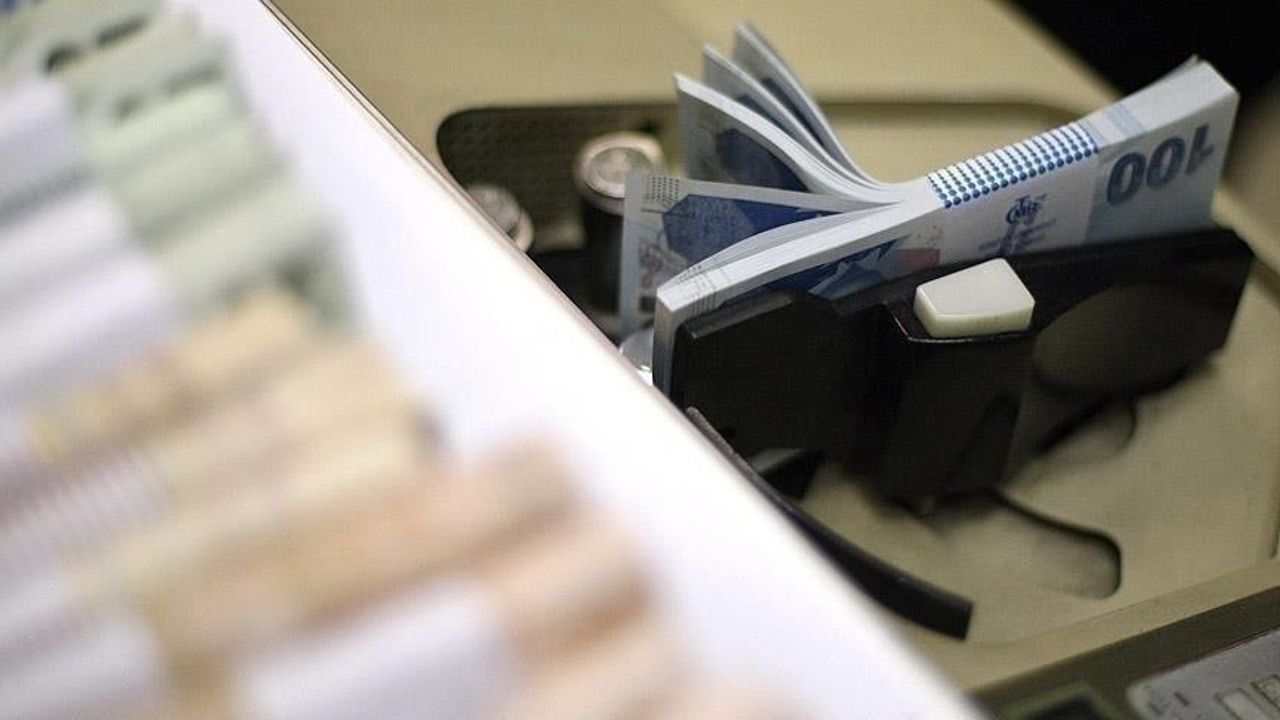 Bankalarda unutulan  para dudak uçuklattı