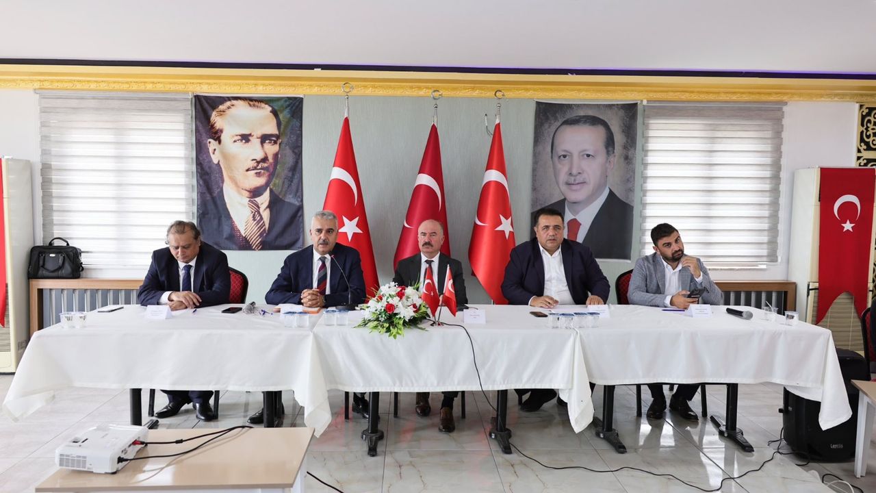 Laçin’de muhtarlar sorunlarını  Vali Çalgan’a aktardı