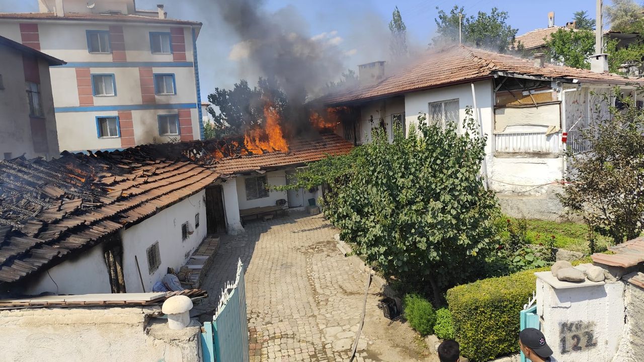 Tandırda çıkan yangın  büyümeden  söndürüldü