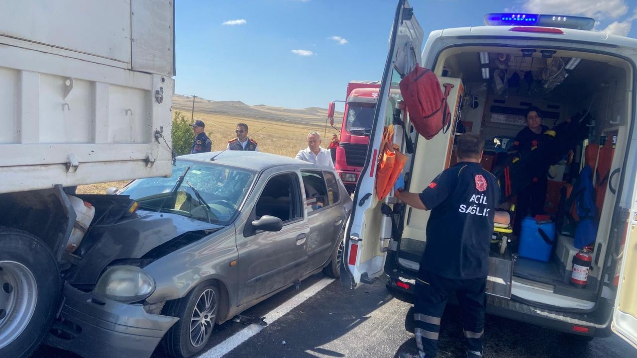 Çorum'da zincirleme kaza: 3'ü çocuk 10 yaralı