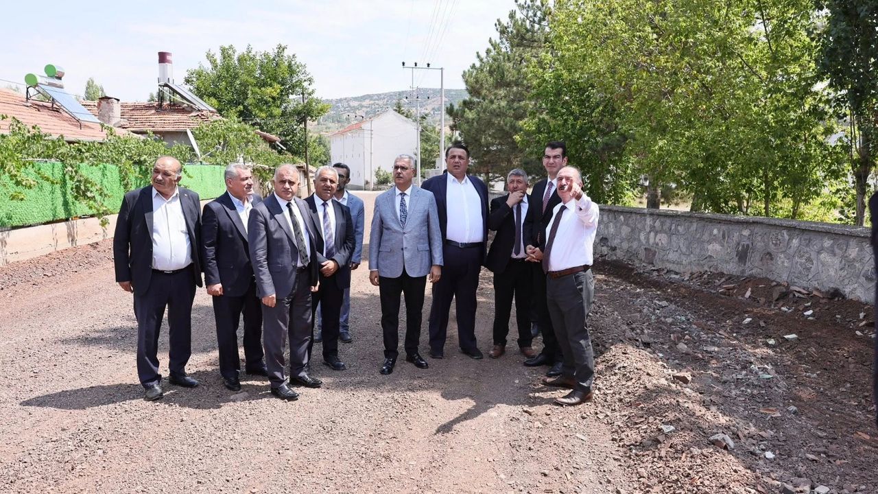 Boğazkale’de hastane yoluna asfalt atılıyor