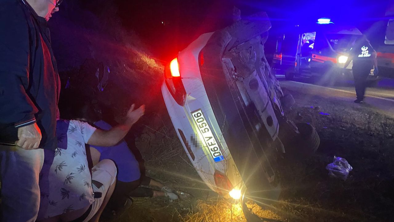 Virajı alamayan otomobil  devrildi: 5 yaralı