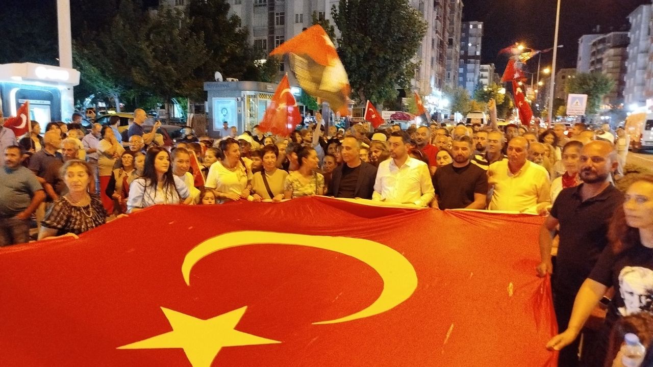 CHP’den fener  alayı yürüyüşü