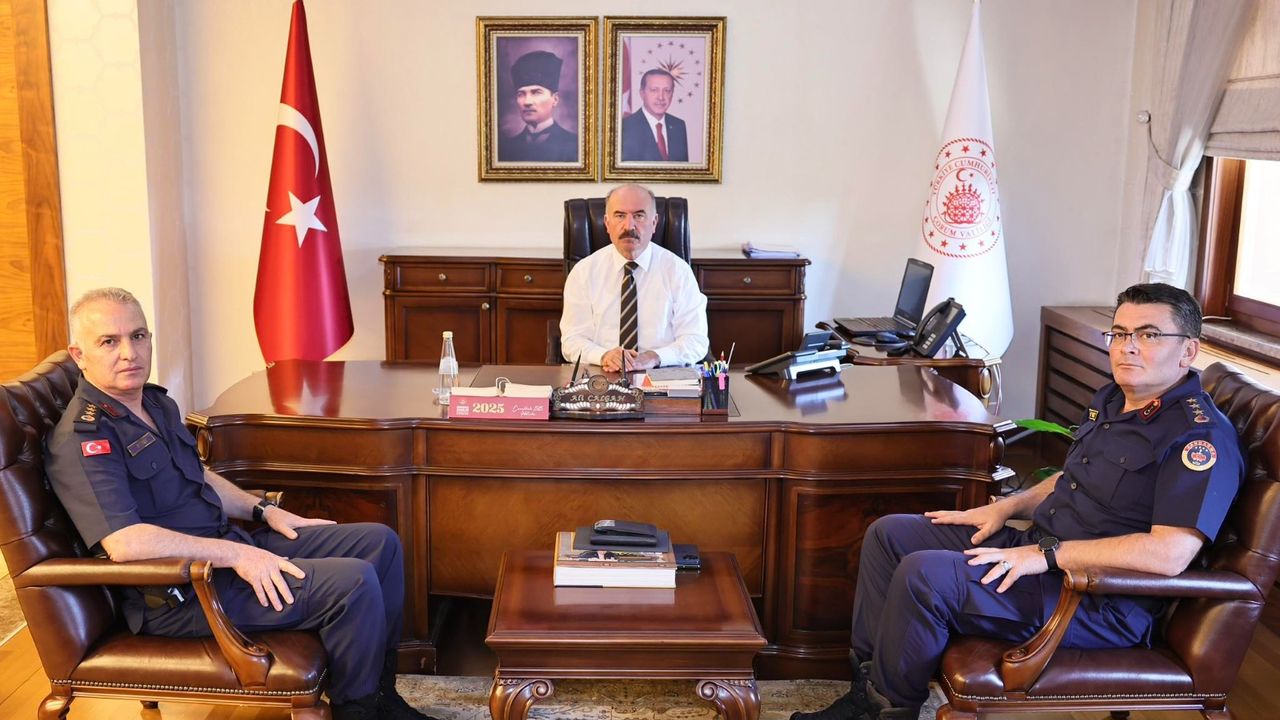 Albay Ayvaz ve Albay  Kurt görevlerine başladı