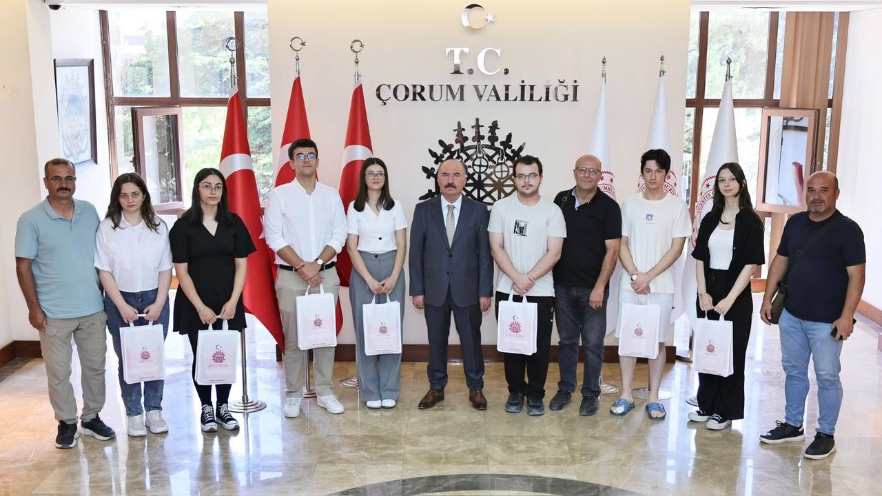 Vali Çalgan “şampiyonlar”ı kutladı