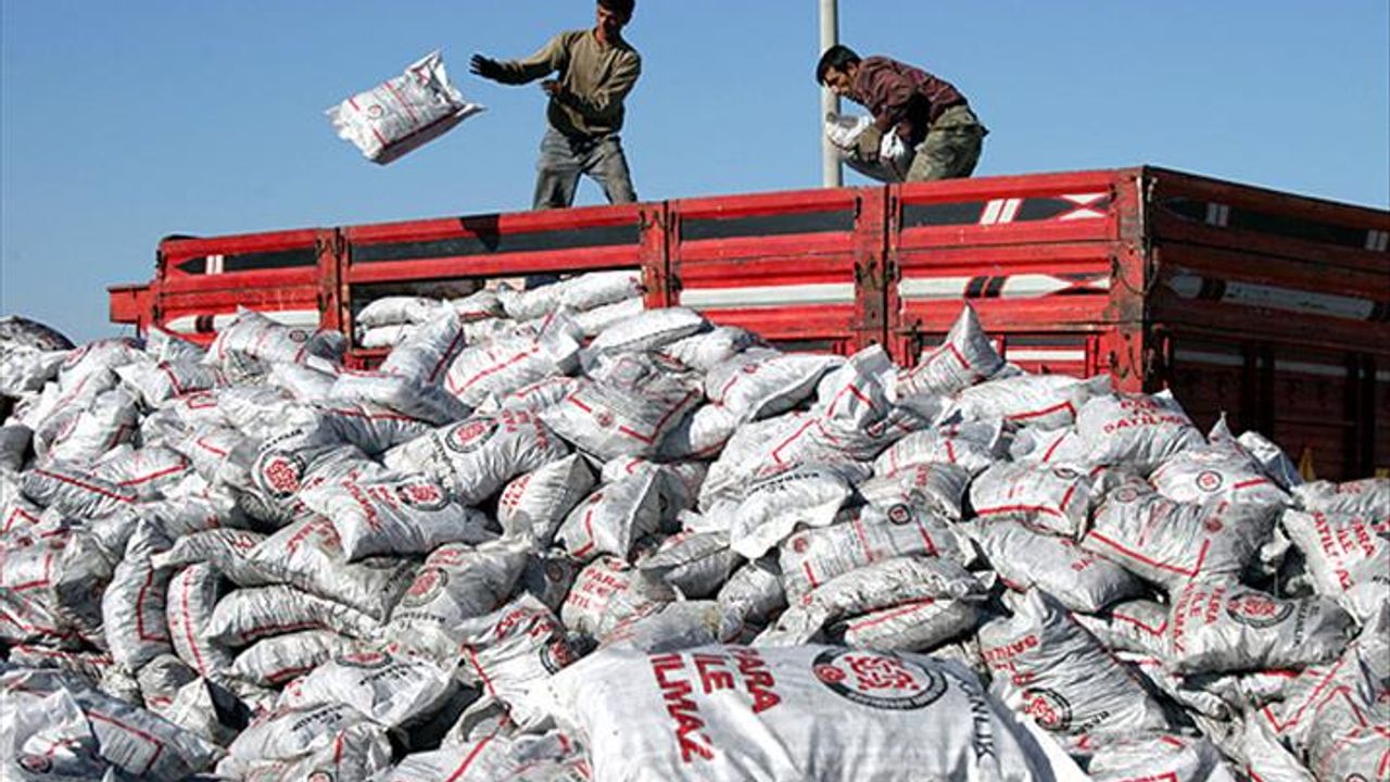 Alaca’da ihtiyaç sahiplerine  2400 ton kömür ulaştırılacak