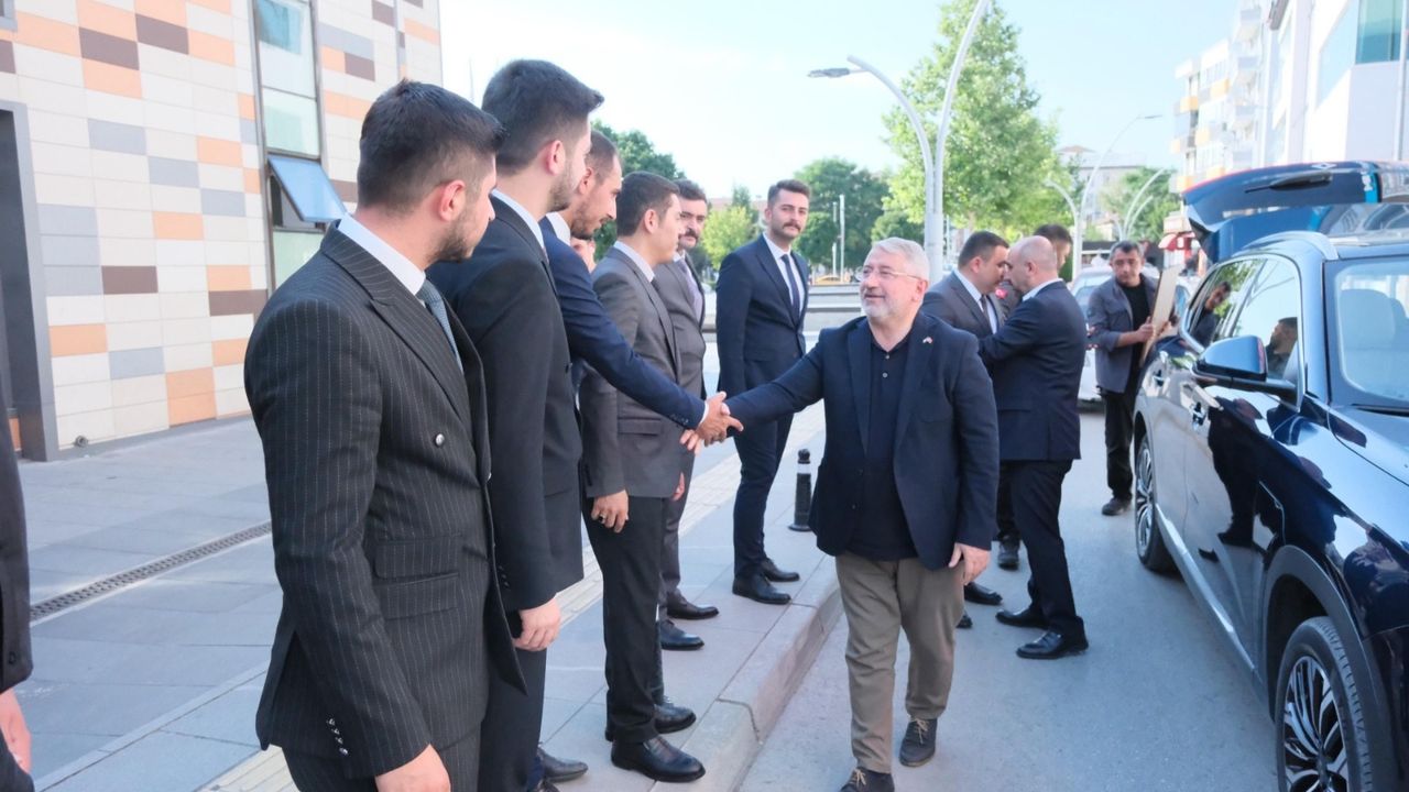 Aşgın’dan Ülkü Ocakları'na ziyaret