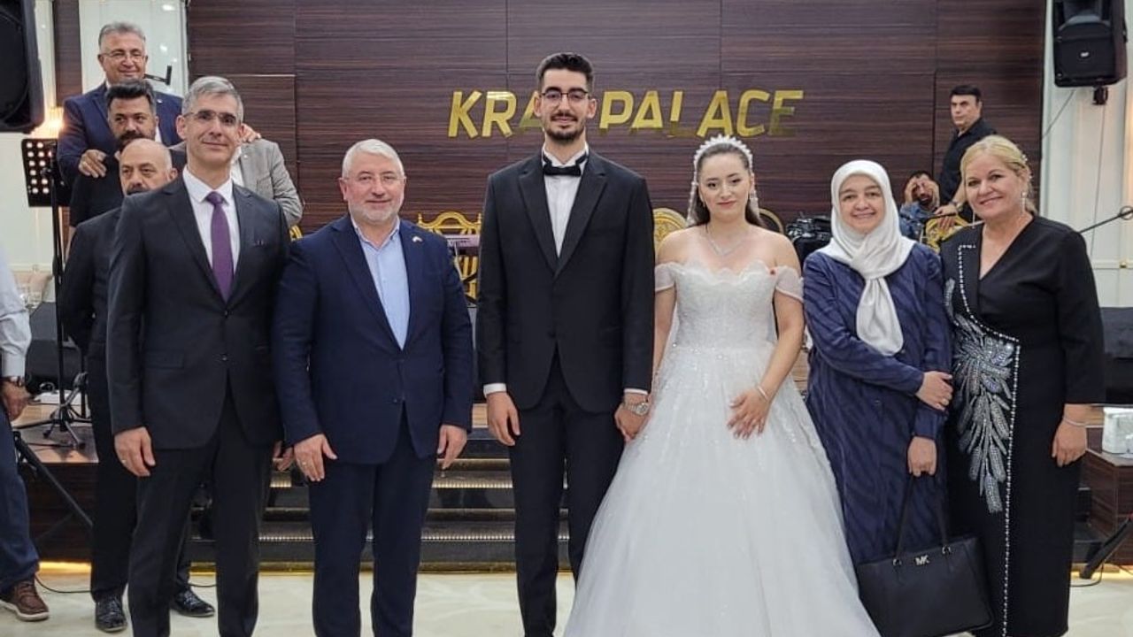 Komutan Çetinkaya oğlunu evlendirdi