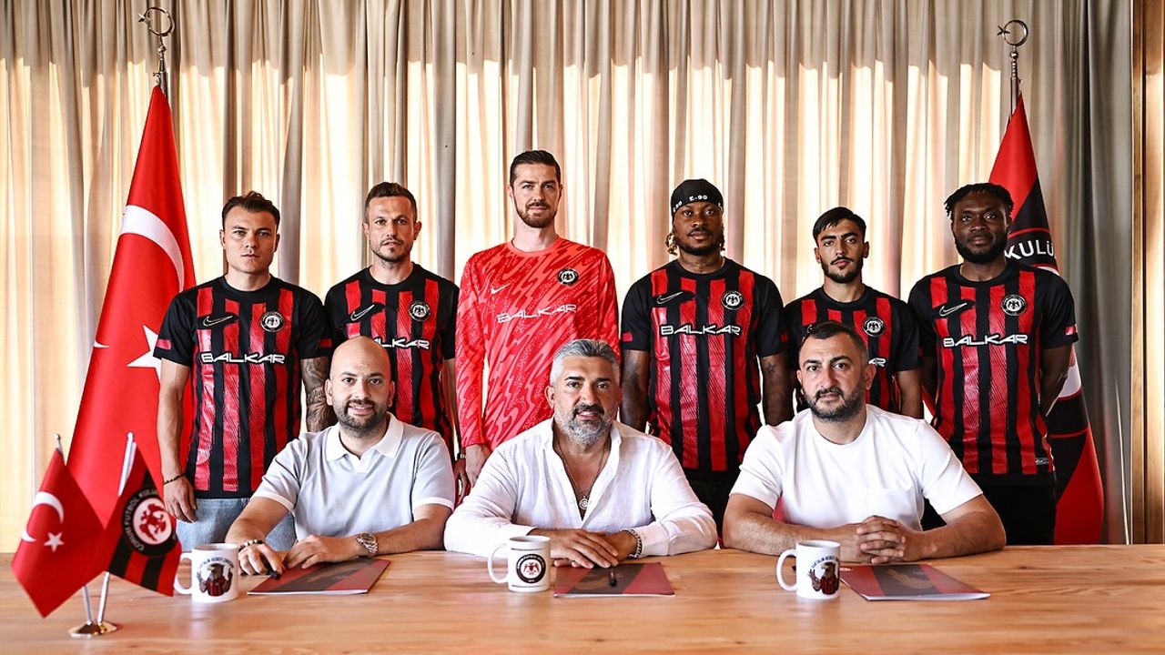 13 futbolcunun lisansı çıktı