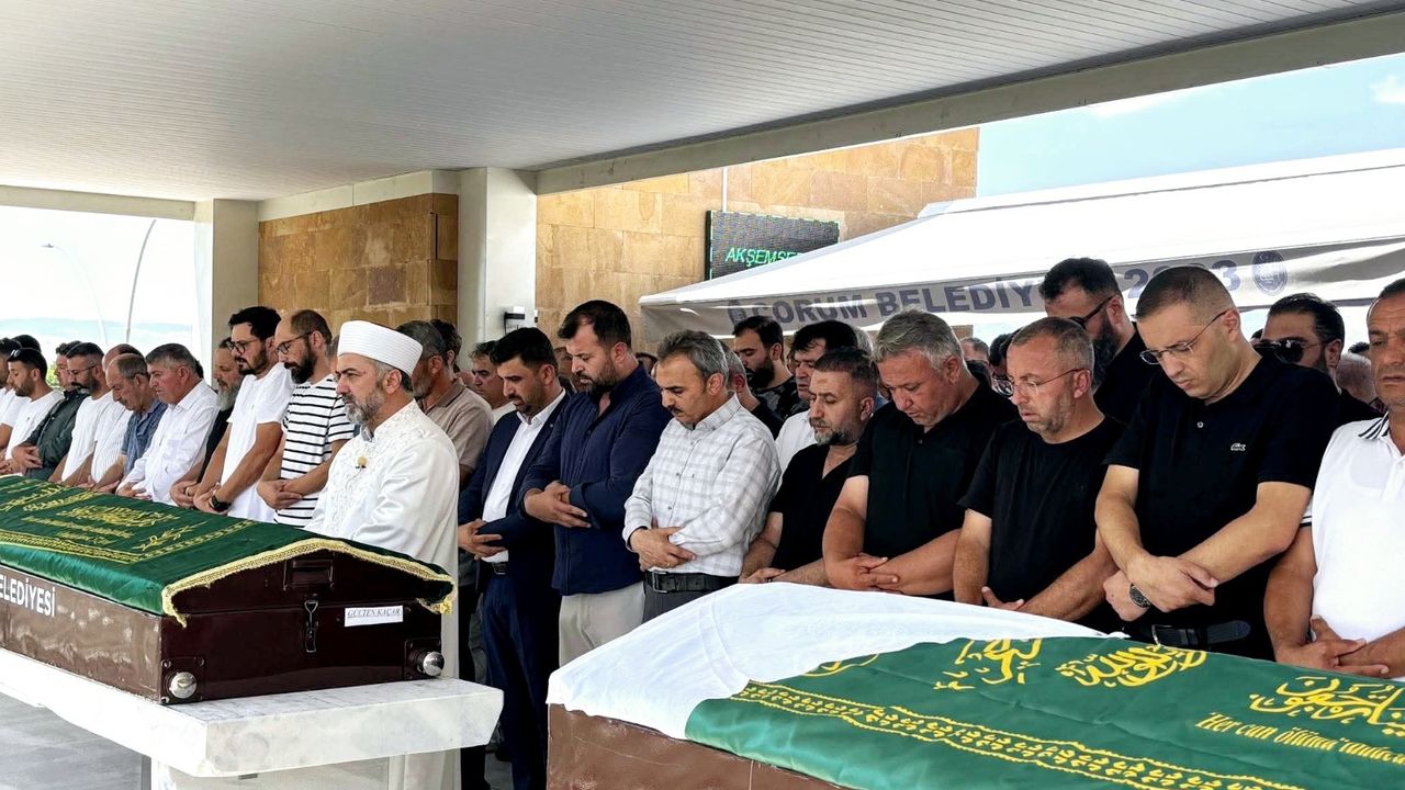 Sündüs Kazar toprağa verildi