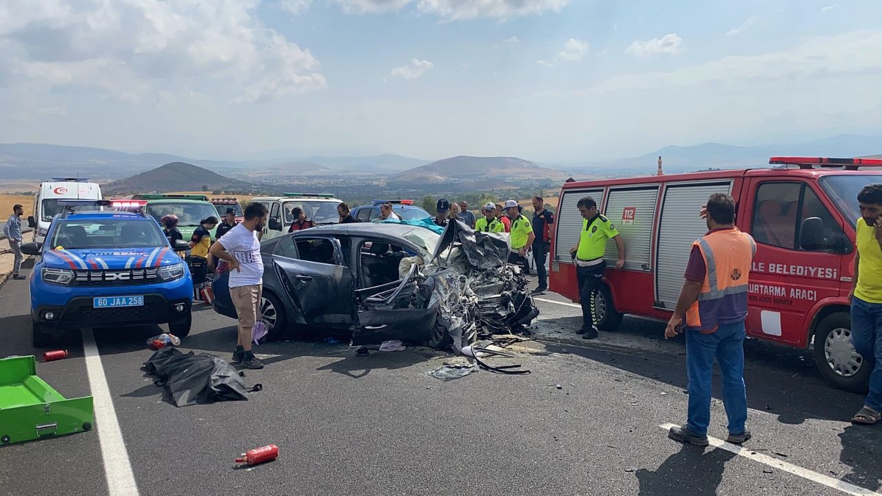 Korkunç kaza: 4 ölü, 2 kişi yaralı