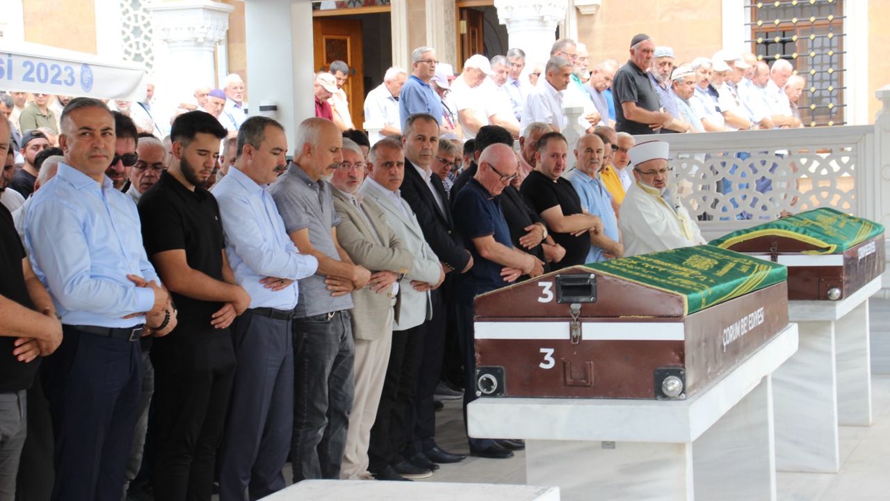 Ahmet Sezikli toprağa verildi