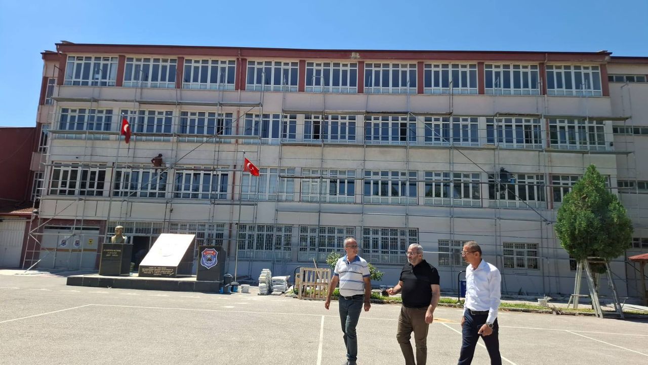 Çağlar Bahçelievler İlkokulu’nu inceledi